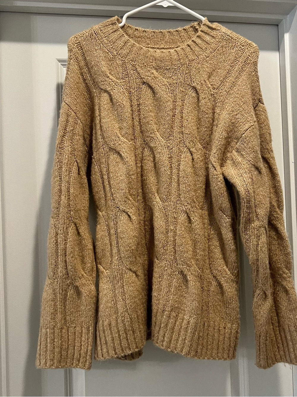 American Eagle Women’s XS Oversized Cozy Camel Cable Knit Sweater